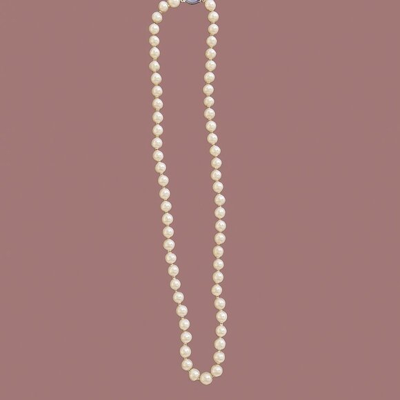 Vintage Akoya Pearls Individually Knotted with Silver Clasp EUC - Picture 2 of 7